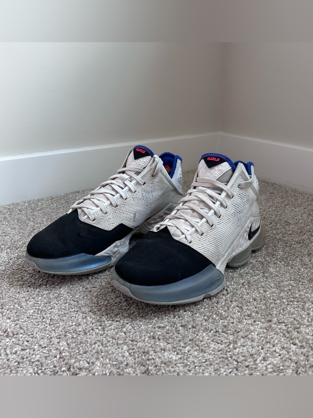 Nike Men's Lebron 19 Low Shoes White Blue Black DH1270-100 Size 9.5 US 8.5 UK